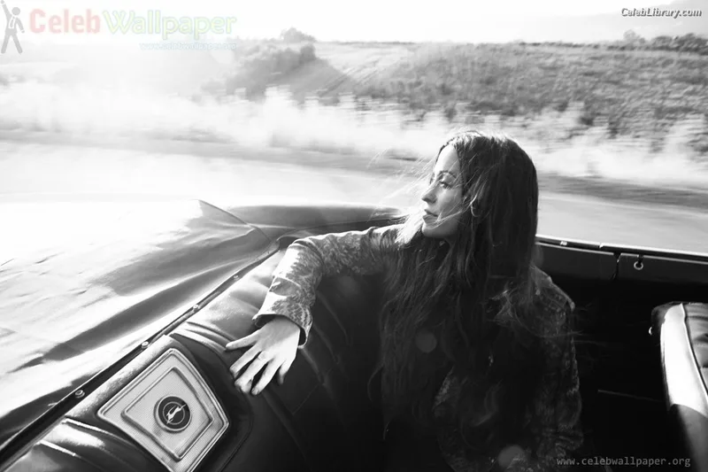 Alanis Morissette photo 10 of 73