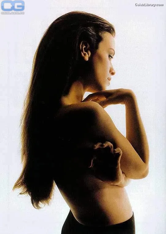 Alanis Morissette photo 11 of 73