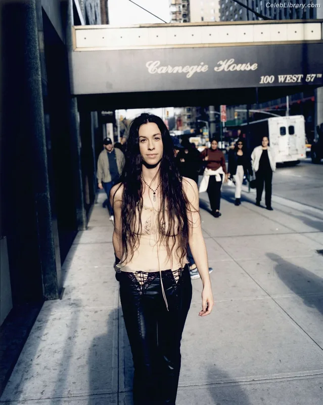 Alanis Morissette photo 18 of 73