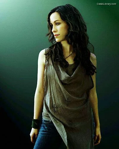Alanis Morissette photo 21 of 73