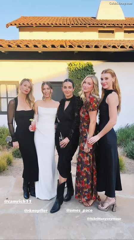 Alanna Masterson photo 11 of 24