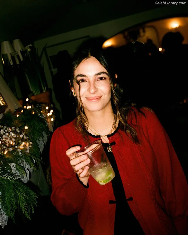 Alanna Masterson photo 13 of 24