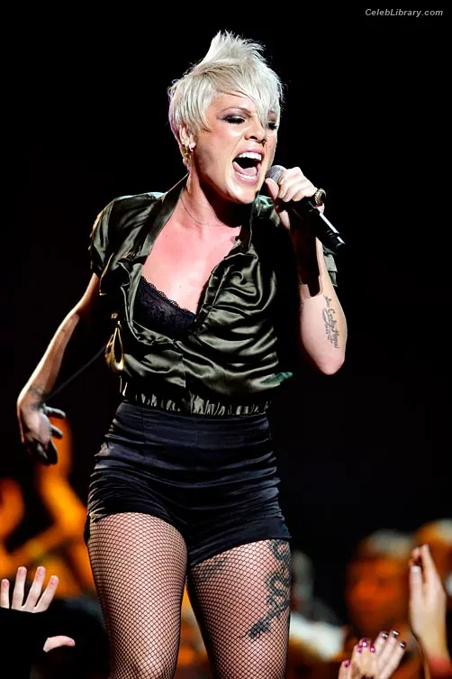 Alecia Beth Moore photo 24 of 149