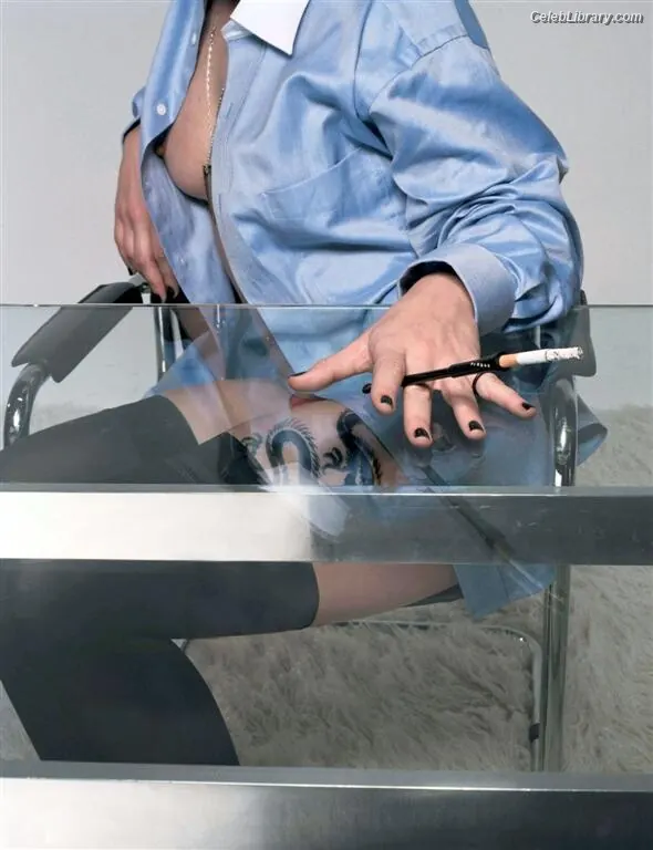 Alecia Beth Moore photo 4 of 149