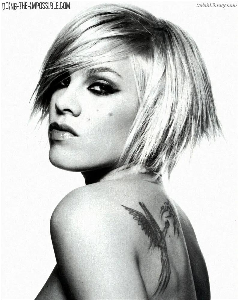 Alecia Beth Moore photo 20 of 149