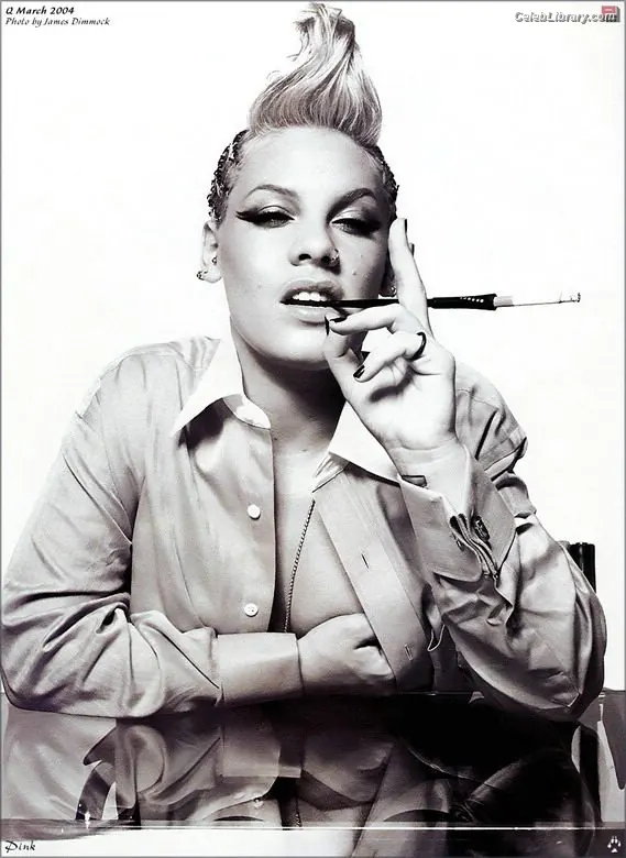 Alecia Beth Moore photo 22 of 149