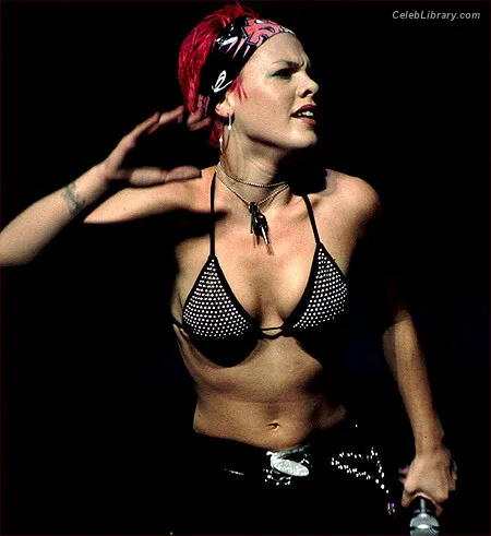 Alecia Beth Moore photo 14 of 150