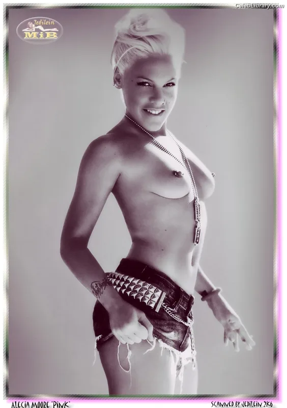 Alecia Beth Moore photo 17 of 150