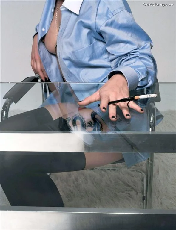 Alecia Beth Moore photo 4 of 150