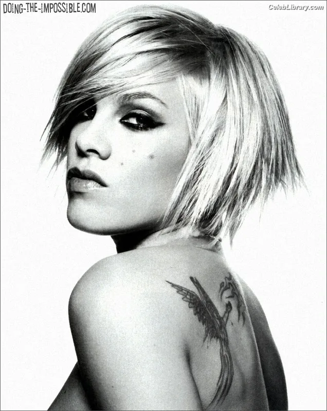 Alecia Beth Moore photo 20 of 150