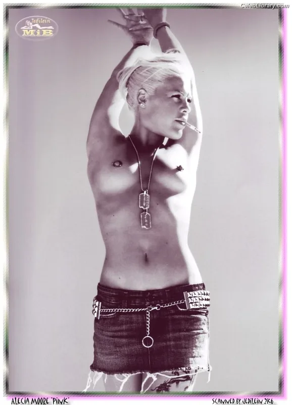 Alecia Beth Moore photo 8 of 150