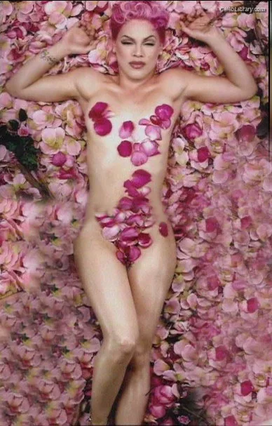 Alecia Beth Moore photo 9 of 150
