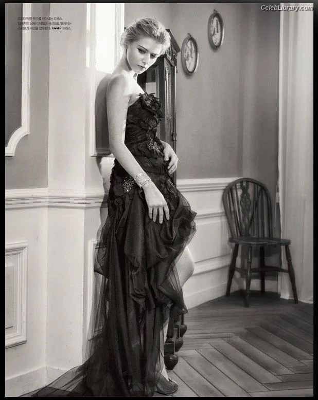 Alena Alexandrovna Savostikova photo 7 of 49