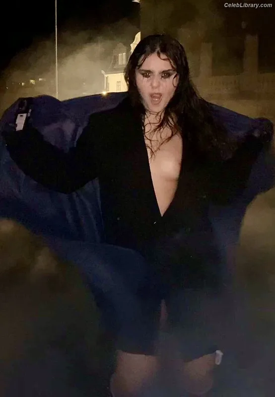 Alessandra Mele photo 13 of 94