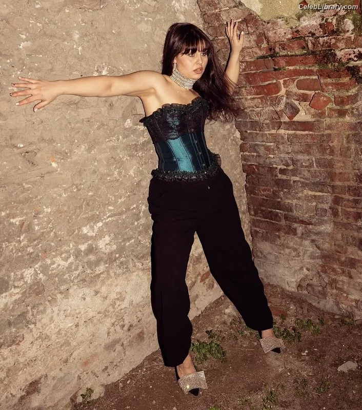 Alessandra Mele photo 4 of 94
