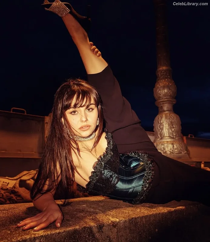 Alessandra Mele photo 9 of 94