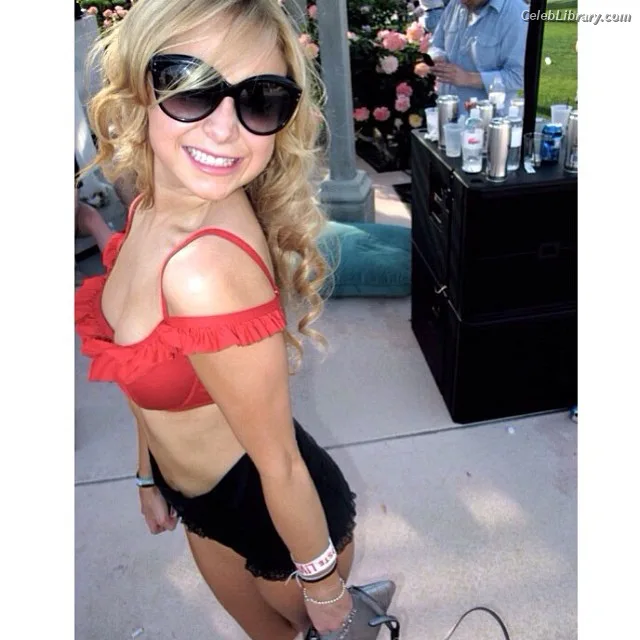 Alessandra Torresani photo 24 of 188