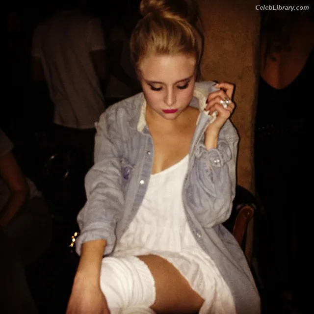 Alessandra Torresani photo 9 of 188