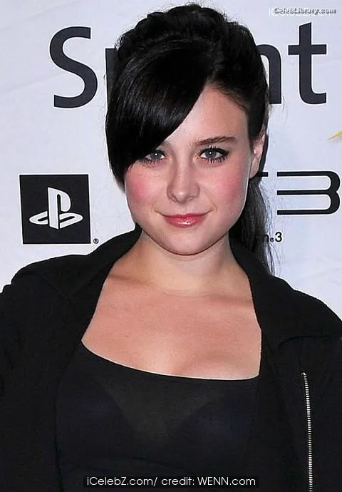 Alessandra Torresani photo 10 of 188