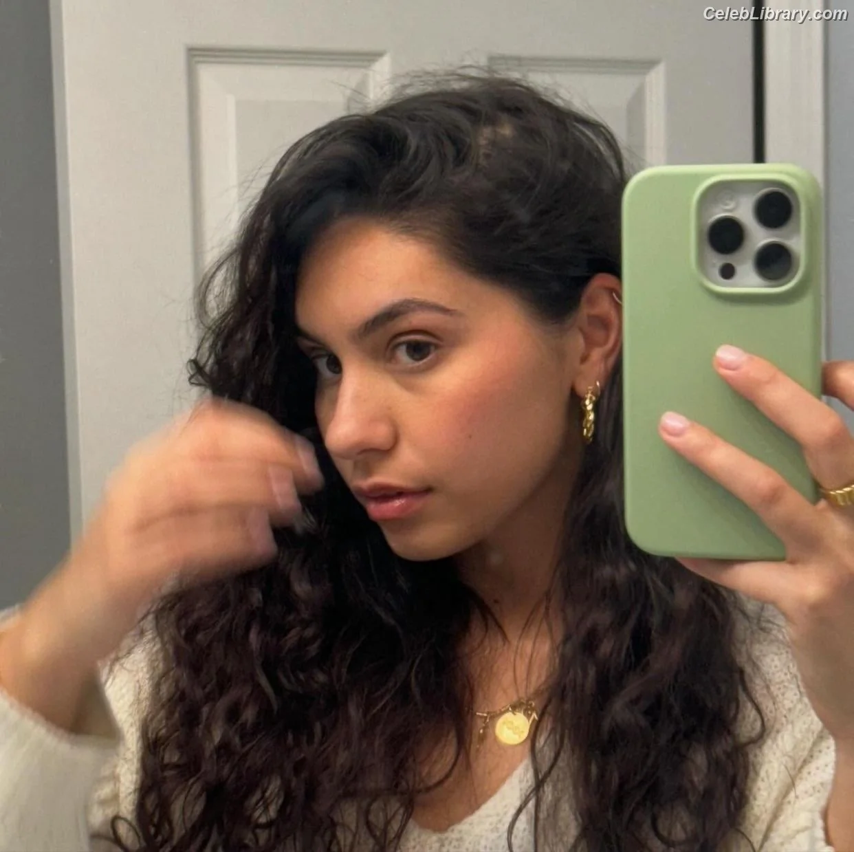 Alessia Cara photo 7 of 309