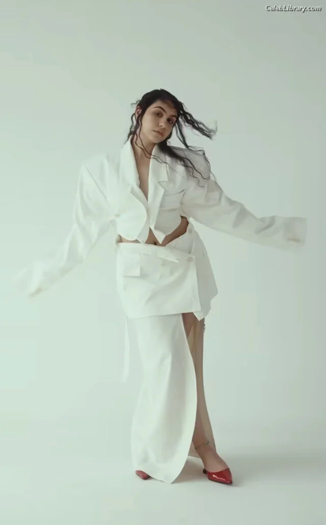 Alessia Cara photo 23 of 309
