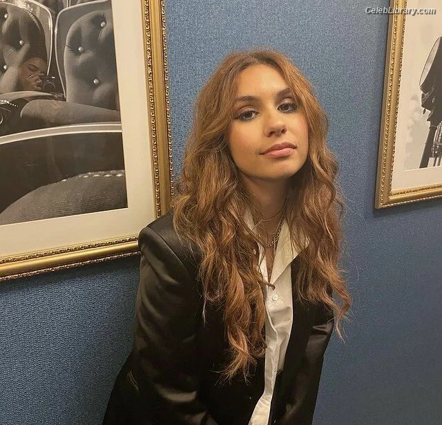 Alessia Cara photo 24 of 309