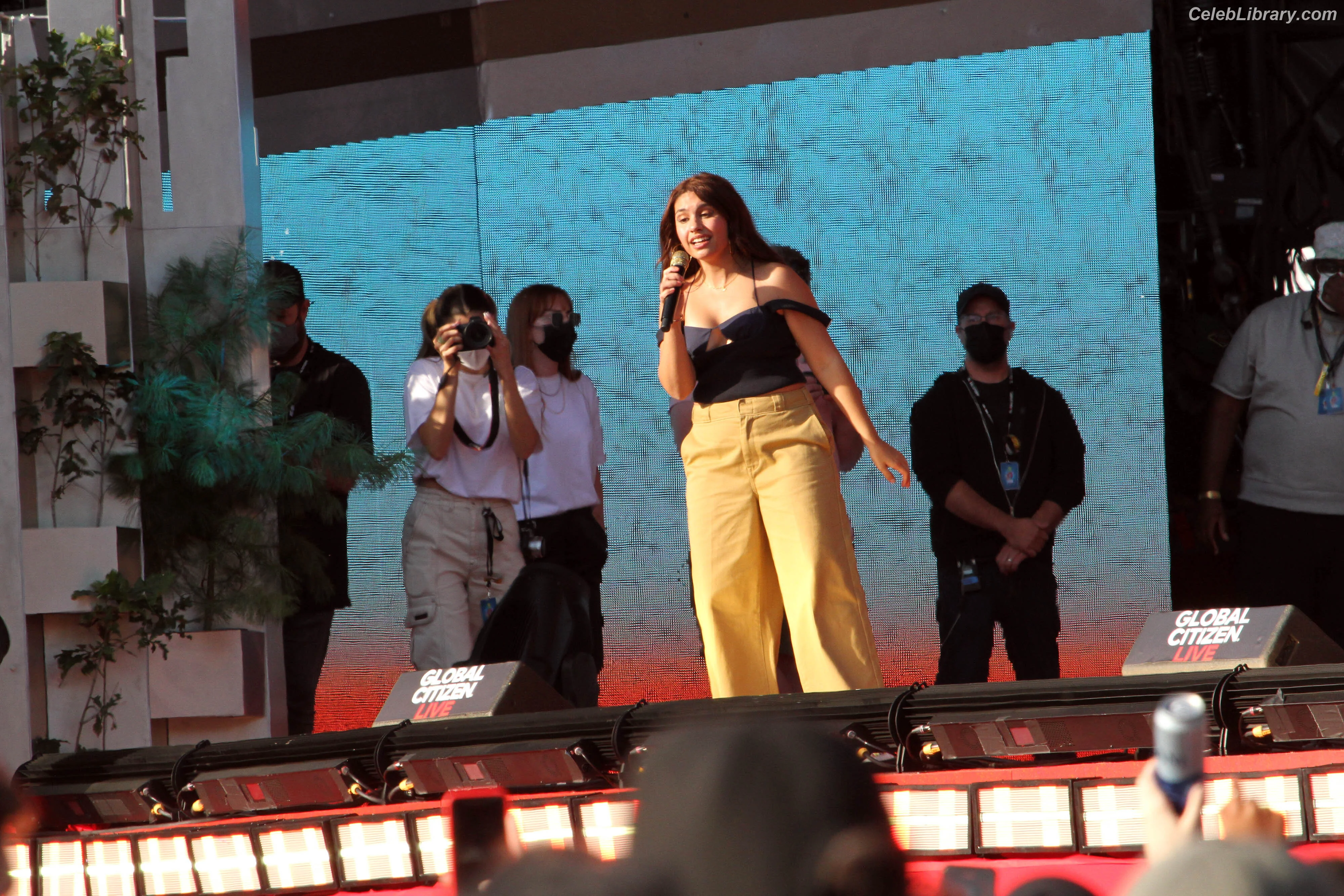 Alessia Cara photo 13 of 309