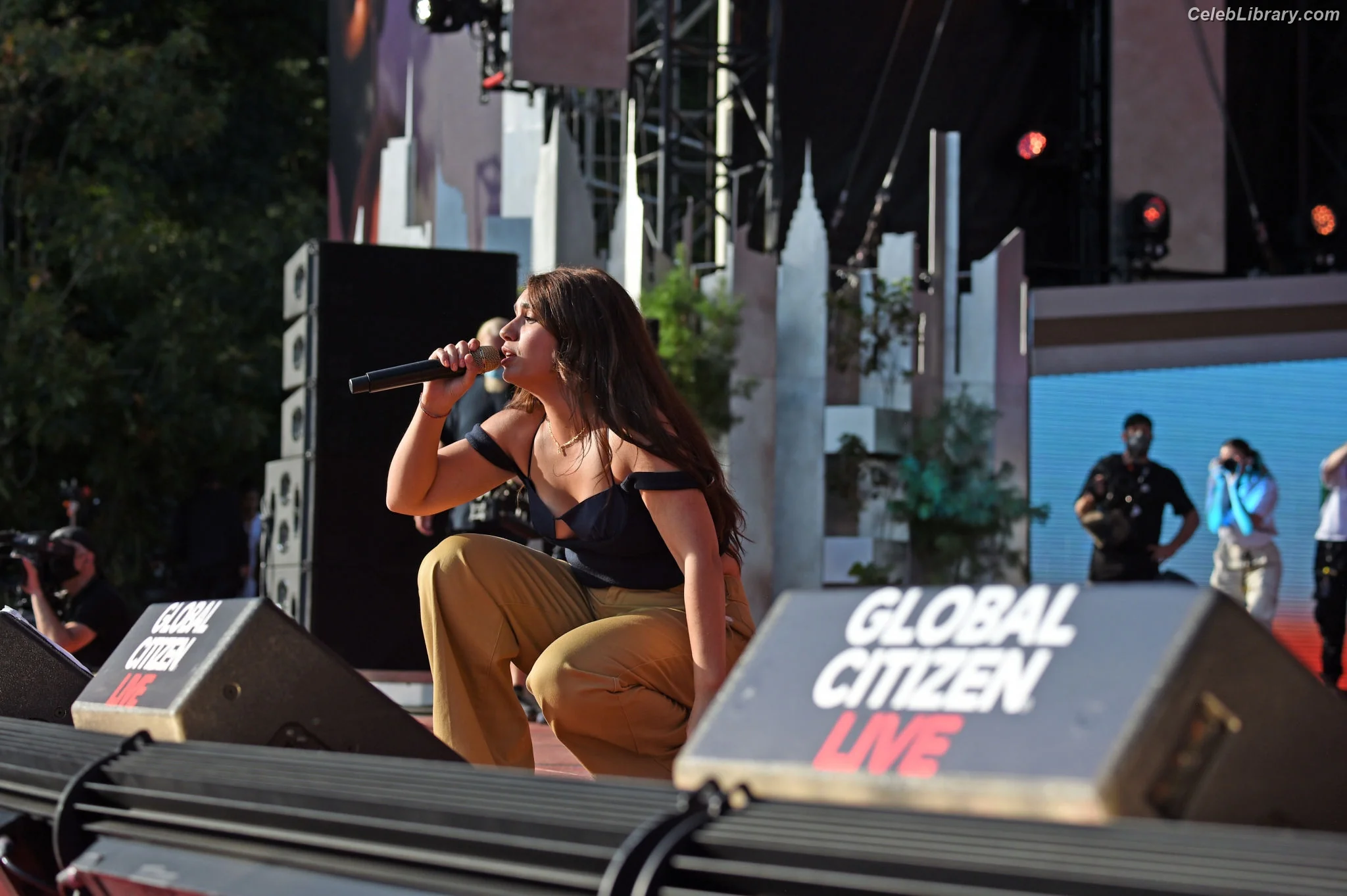 Alessia Cara photo 15 of 309