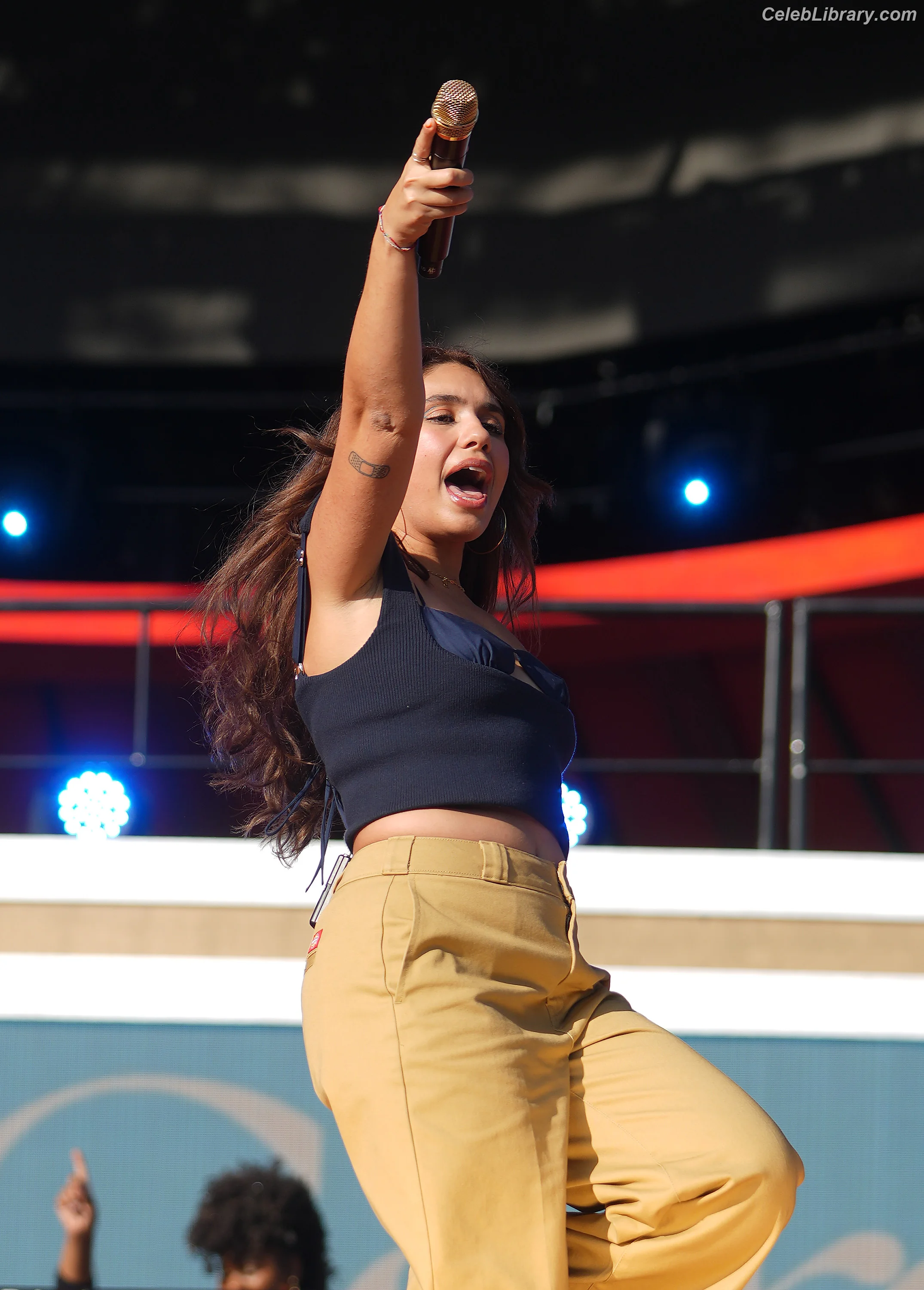 Alessia Cara photo 10 of 309