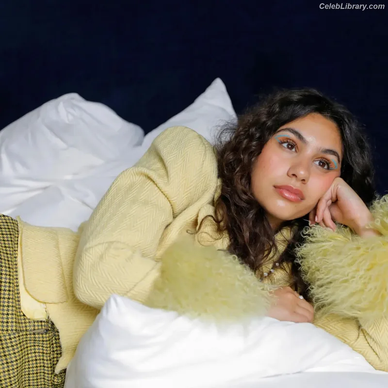 Alessia Cara photo 18 of 310