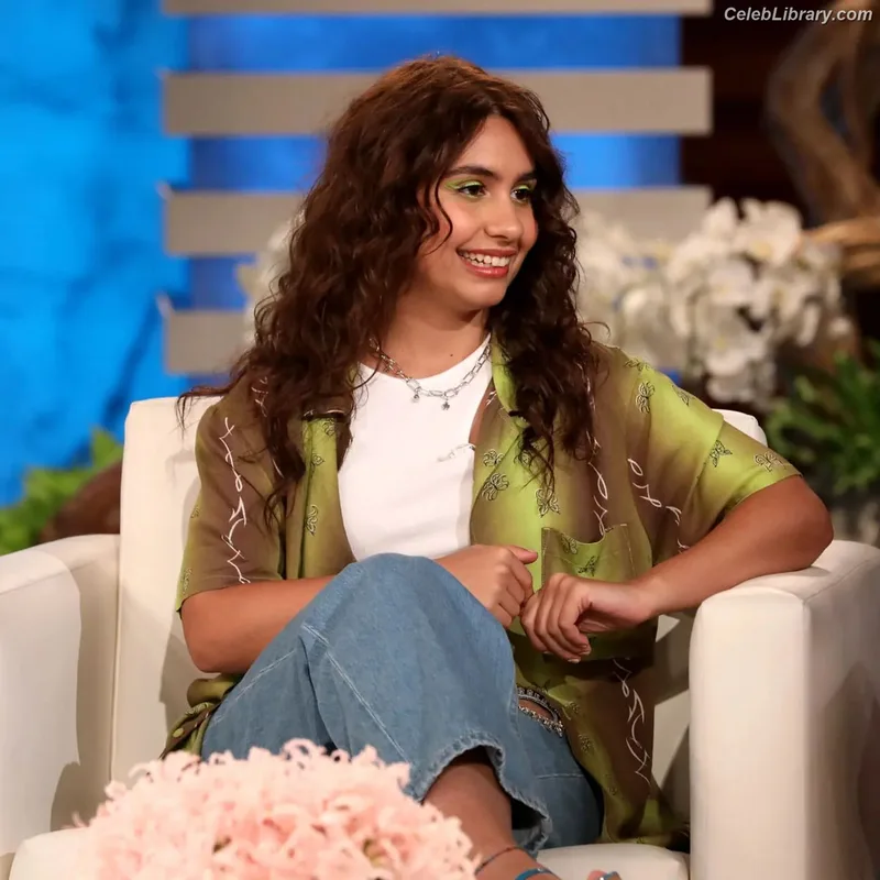 Alessia Cara photo 20 of 310
