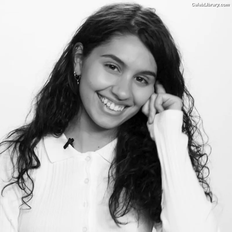 Alessia Cara photo 24 of 310