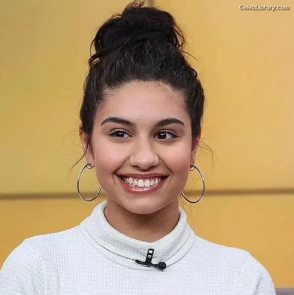 Alessia Cara photo 2 of 310