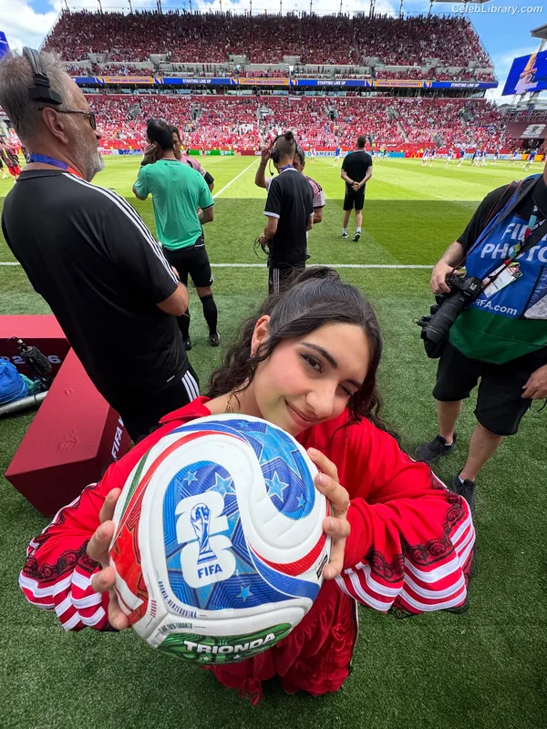 Alessia Cara photo 22 of 310