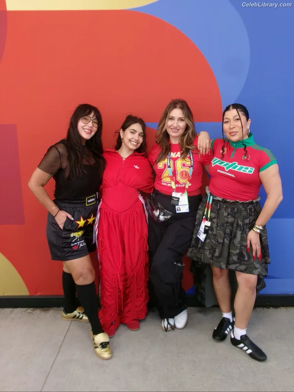 Alessia Cara photo 3 of 310