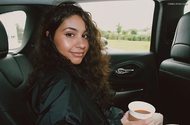 Alessia Cara photo 11 of 310