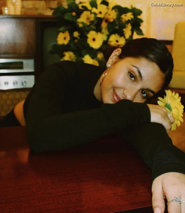 Alessia Cara photo 14 of 310