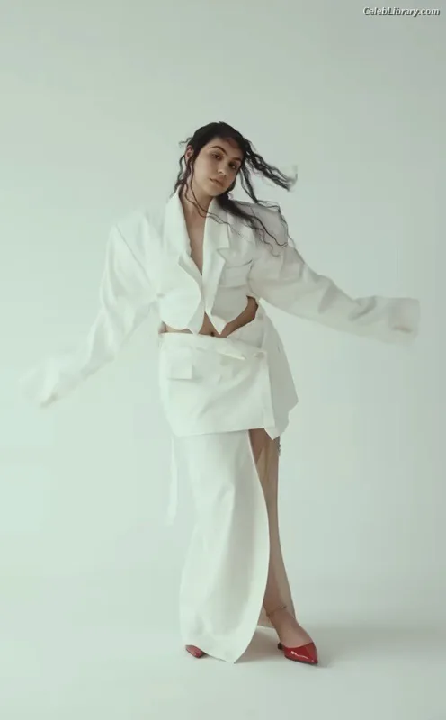 Alessia Cara photo 23 of 310
