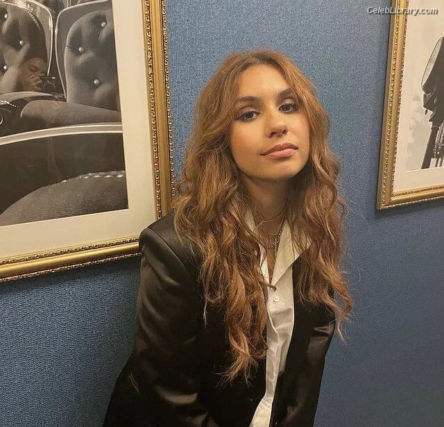 Alessia Cara photo 24 of 310
