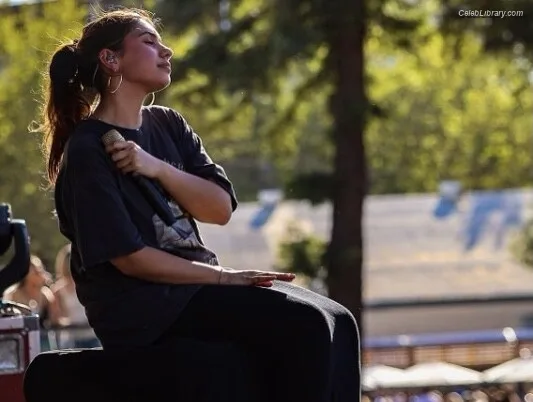 Alessia Cara photo 6 of 310
