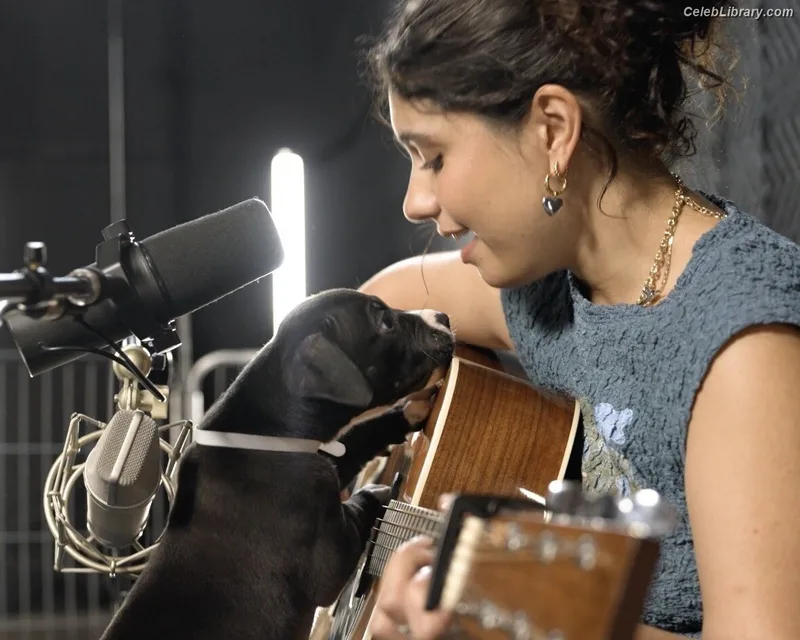 Alessia Cara photo 20 of 310