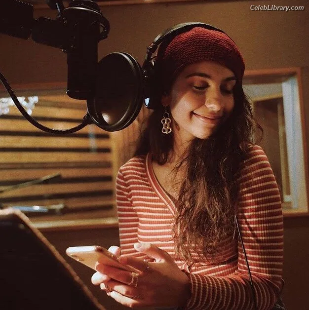Alessia Cara photo 8 of 310