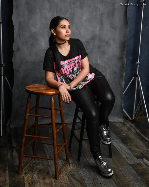 Alessia Cara photo 21 of 310