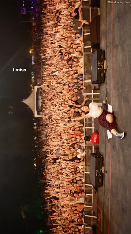 Alessia Cara photo 23 of 310