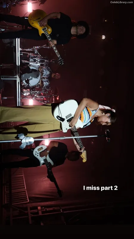 Alessia Cara photo 24 of 310