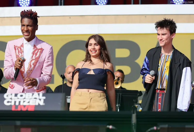 Alessia Cara photo 4 of 310