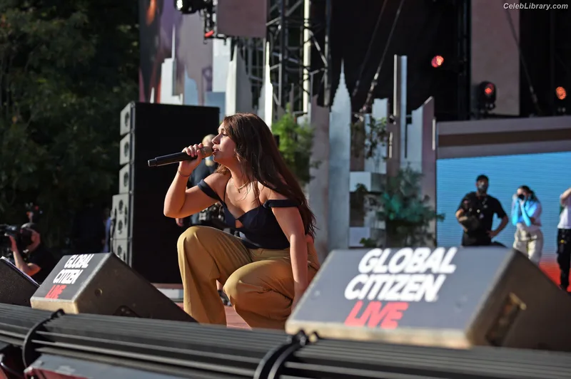 Alessia Cara photo 15 of 310