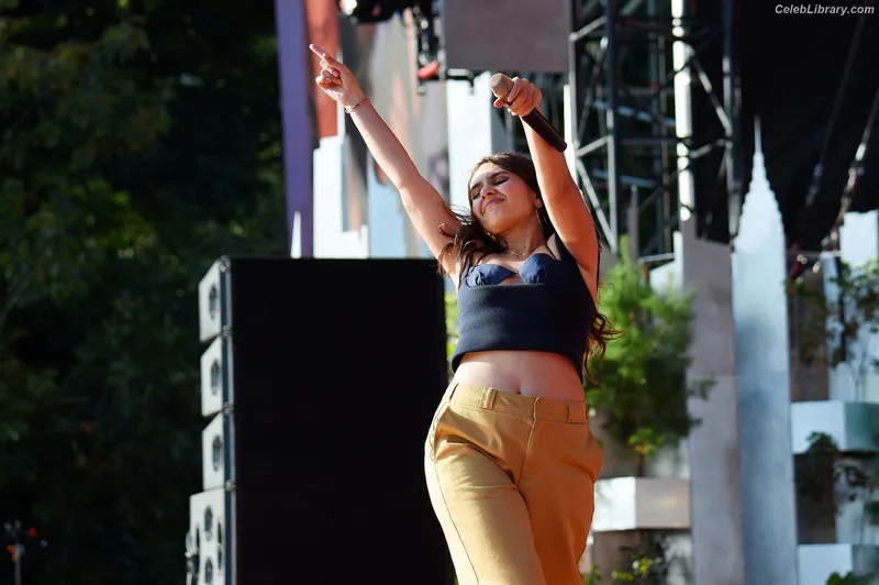 Alessia Cara photo 20 of 310
