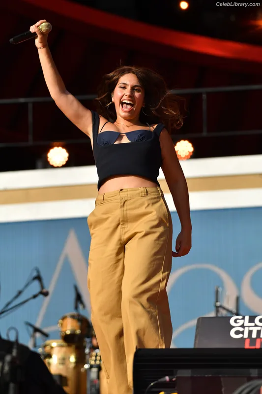 Alessia Cara photo 1 of 310