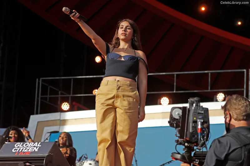 Alessia Cara photo 1 of 310